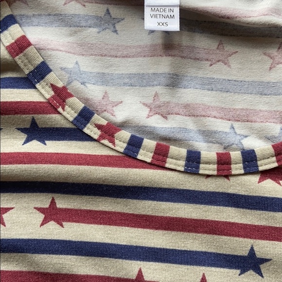 LULAROE CLASSIC T-Shirt Tee Size XS Red Blue Gray STARS & STRIPES Patriotic - Picture 5 of 13